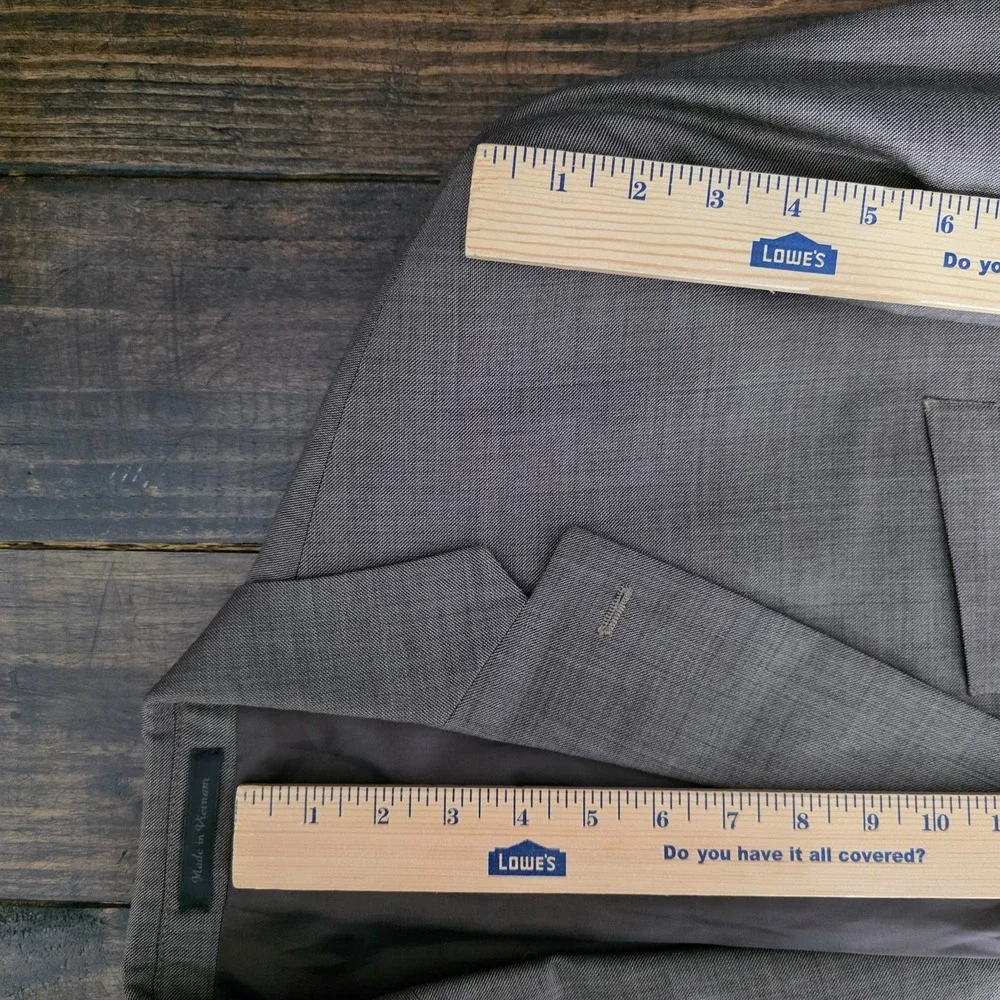 Chaps Men's Sport Coat Blazer Two Button Brown Wool‎ Shark Skin Size 44R